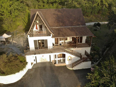 Maison - 166 m² - 6 pièces