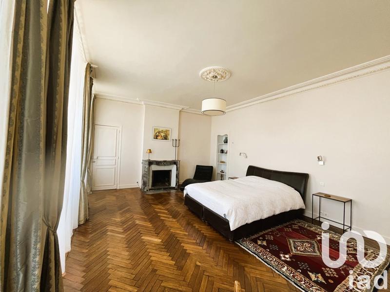 Maison - 372 m² - 12 pièces