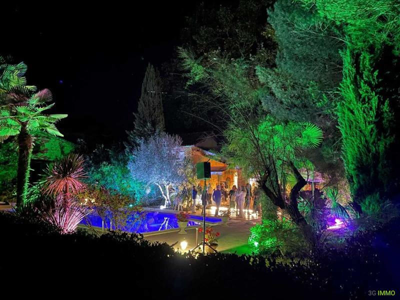 Maison de maîtres - 450 m² - 12 pièces