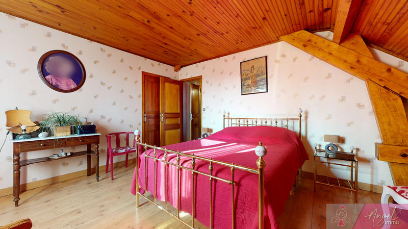 Maison - 166 m² - 7 pièces