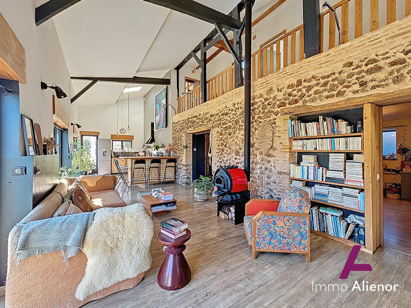 Maison - 219 m² - 6 pièces