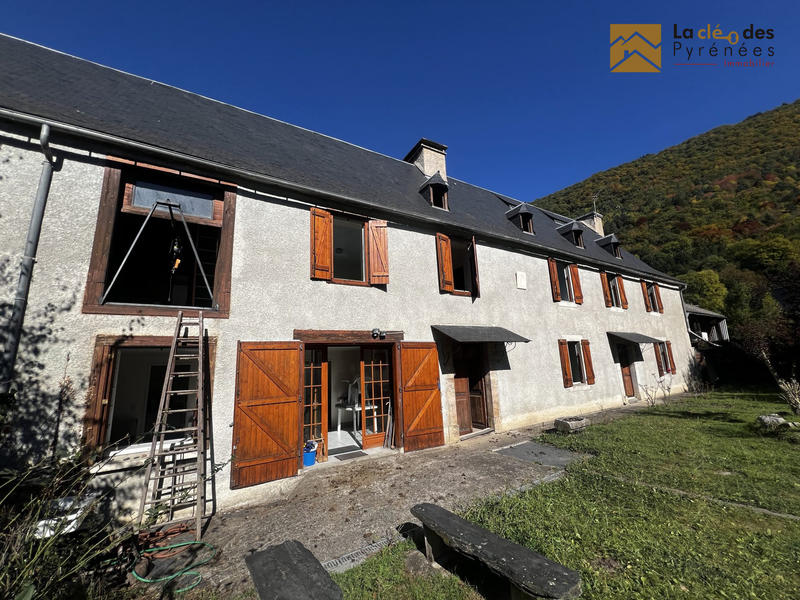 Maison - 204 m² - 7 pièces