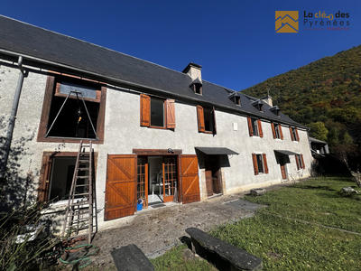 Maison - 204 m² - 7 pièces