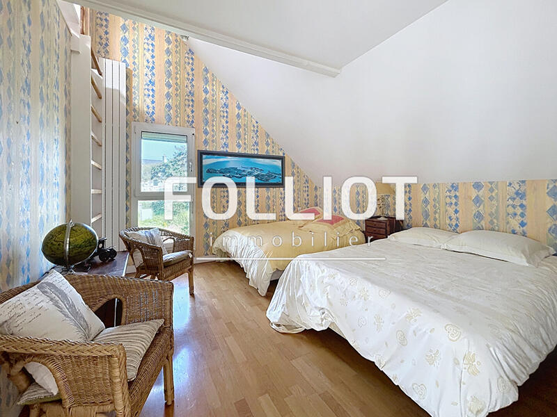 Maison - 162 m² - 8 pièces