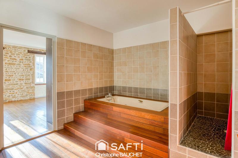 Appartement - 99 m² - 4 pièces