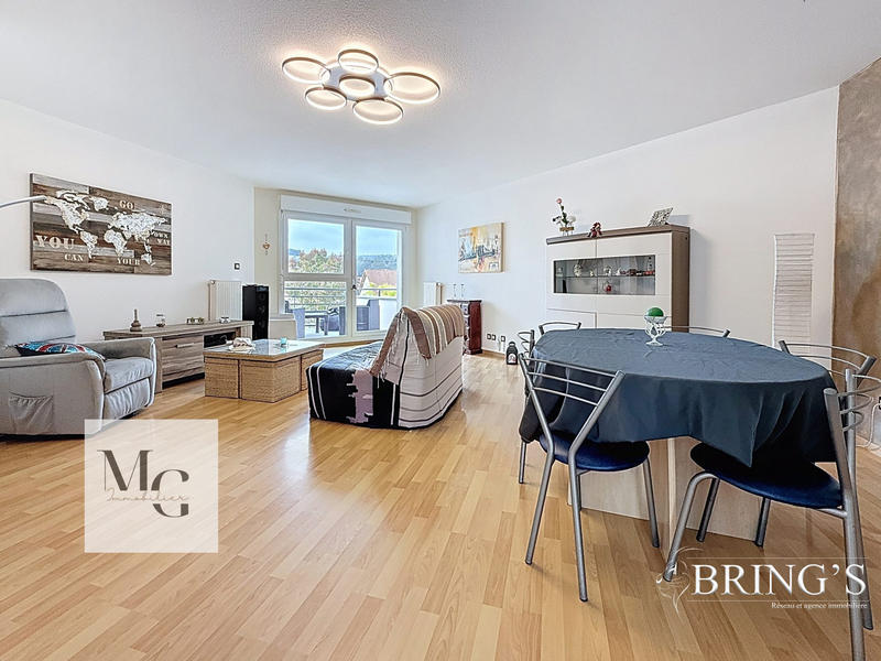 Appartement - 85 m² - 5 pièces