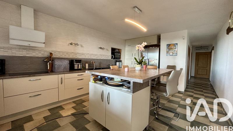 Maison - 110 m² - 8 pièces