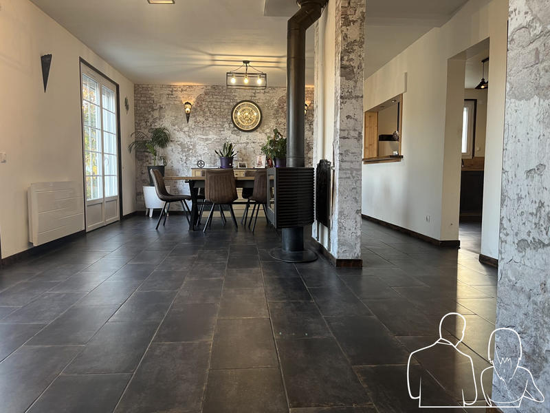 Maison traditionnelle - 156 m² - 5 pièces