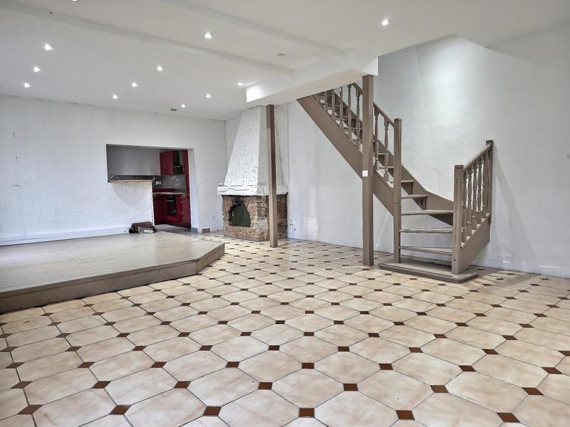 Maison traditionnelle - 200 m² - 9 pièces