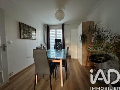 Maison - 93 m² - 4 pièces