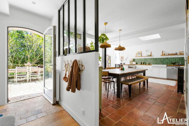 Maison - 258 m² - 10 pièces