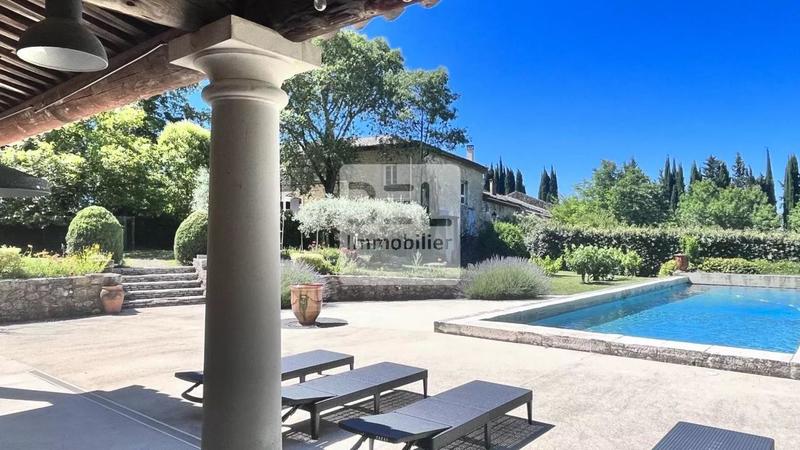 Gîte - 500 m² - 22 pièces