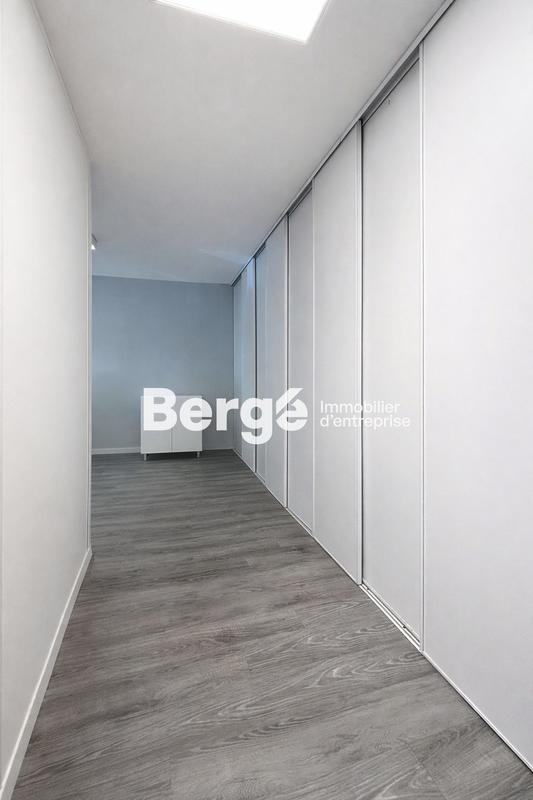 Bureau - 80 m² - 4 pièces