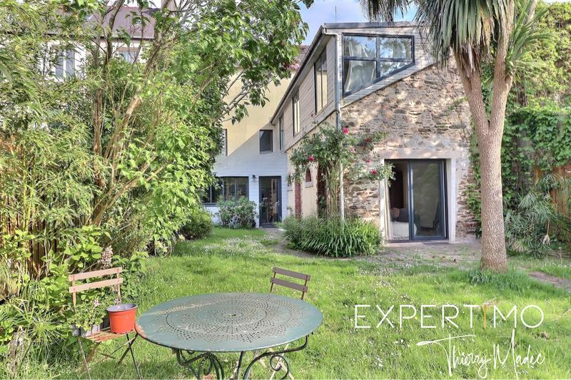 Maison - 289 m² - 8 pièces