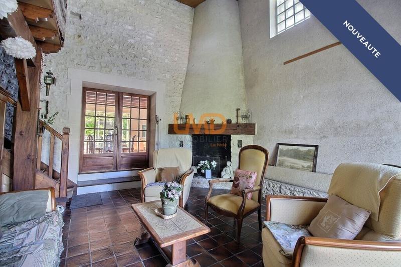 Maison - 244 m² - 7 pièces