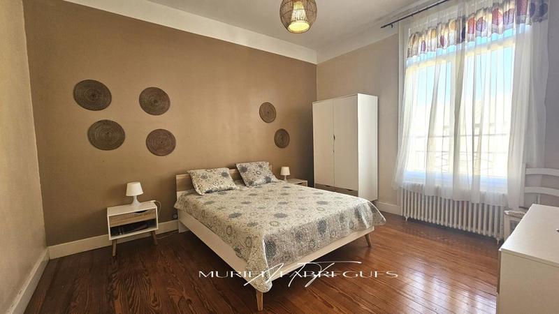 Maison - 530 m² - 18 pièces