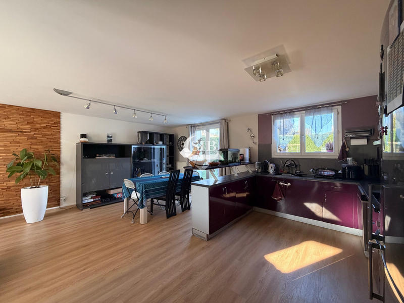 Maison - 104 m² - 5 pièces