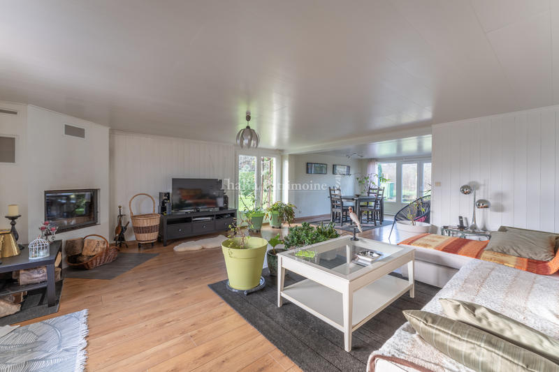 Maison - 220 m² - 7 pièces