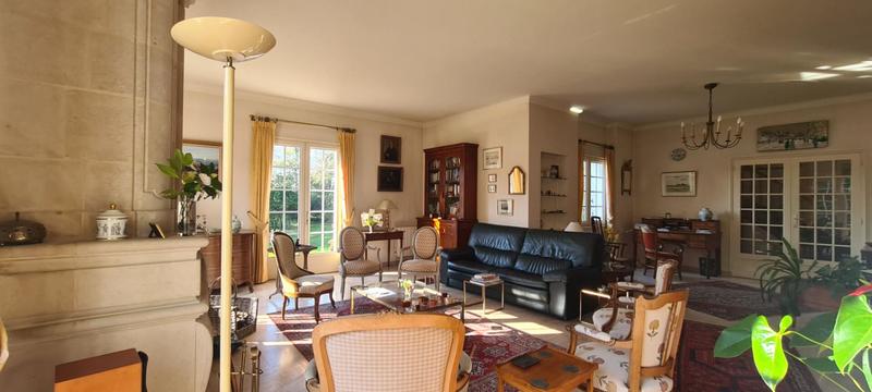 Maison - 274 m² - 11 pièces
