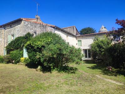 Maison ancienne - 258 m² - 11 pièces