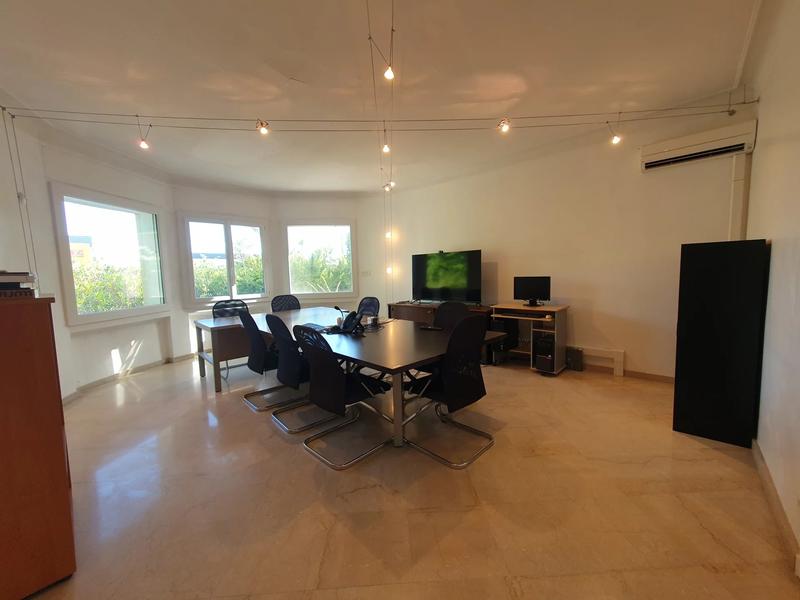 Local commercial - 180 m²