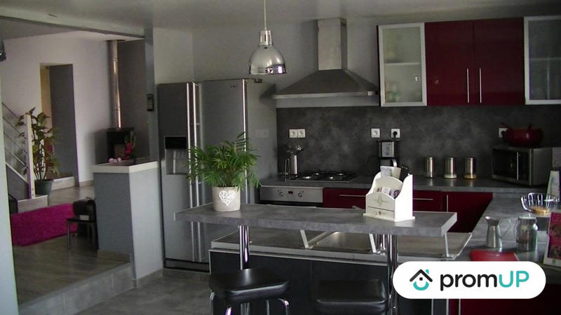 Maison - 237 m² - 8 pièces