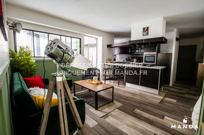 Chambre - 12 m² - 6 pièces