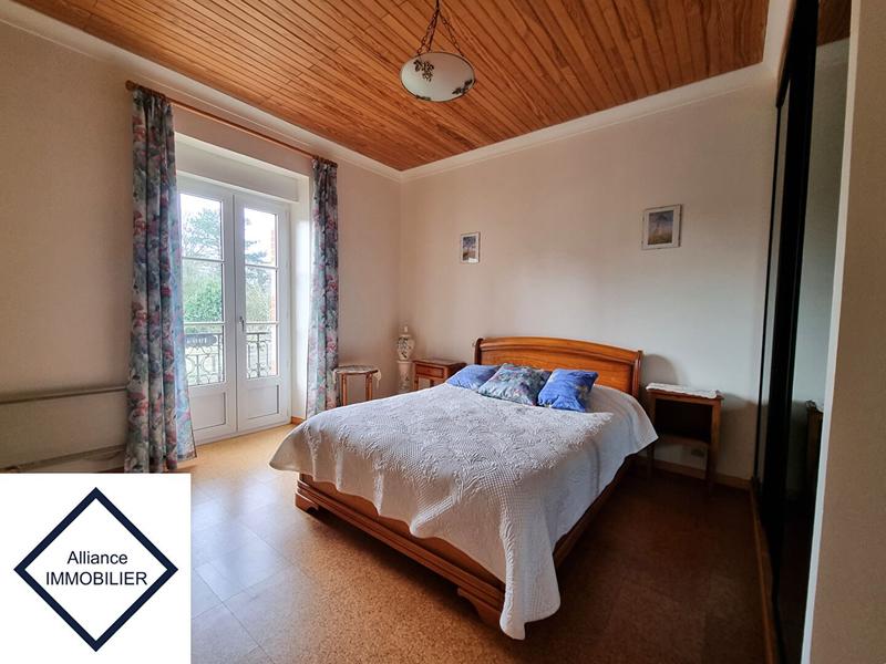 Maison - 214 m² - 7 pièces