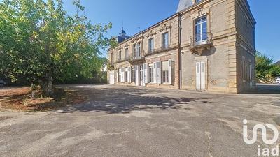Château - 900 m² - 32 pièces