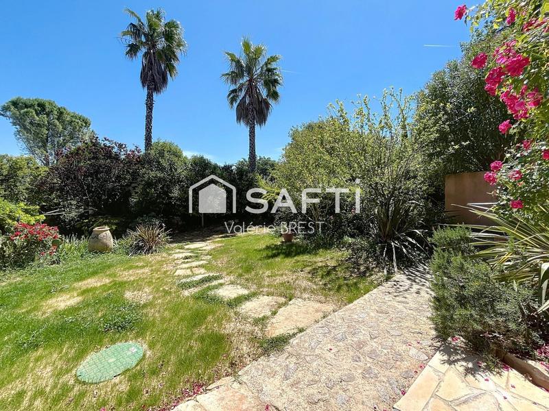 Maison - 220 m² - 9 pièces