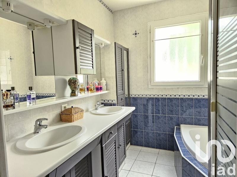 Maison - 193 m² - 9 pièces