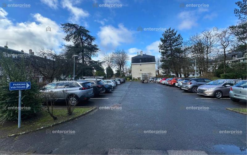 Local commercial - 204 m²