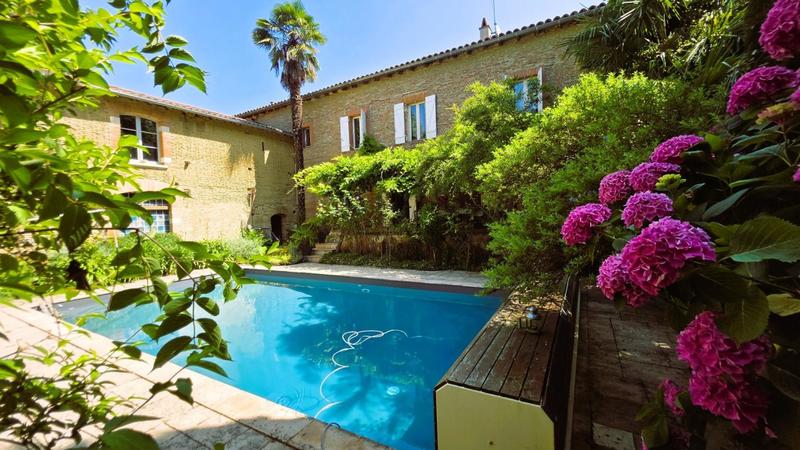 Demeure - 315 m² - 10 pièces