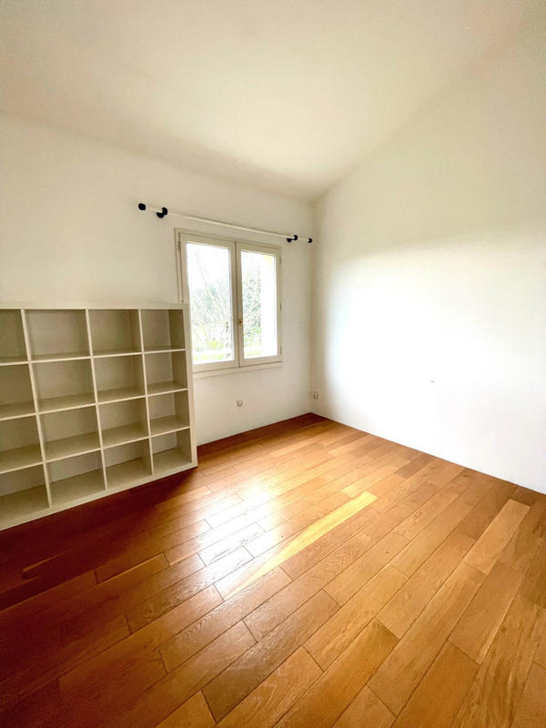 Maison - 230 m² - 8 pièces