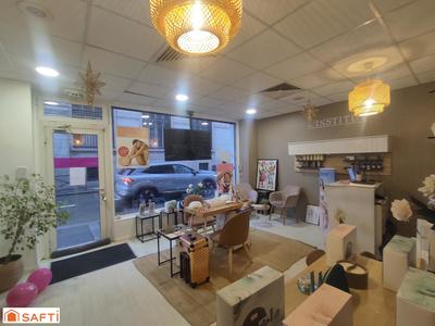 Local commercial - 100 m² - 10 pièces