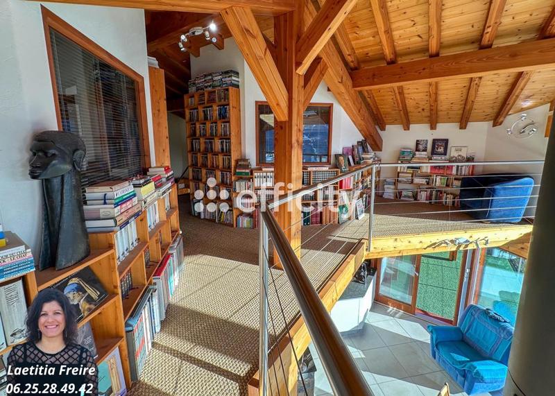 Maison - 260 m² - 10 pièces