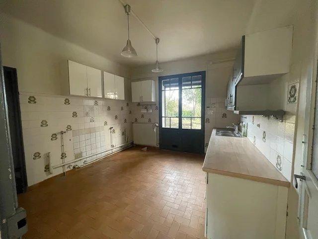 Maison - 195 m² - 9 pièces