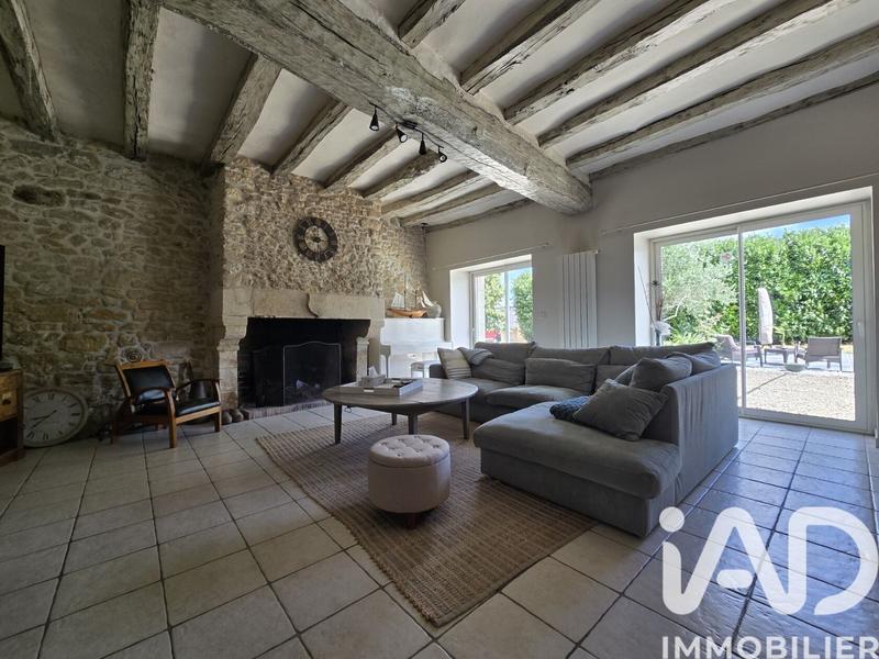 Maison - 208 m² - 9 pièces