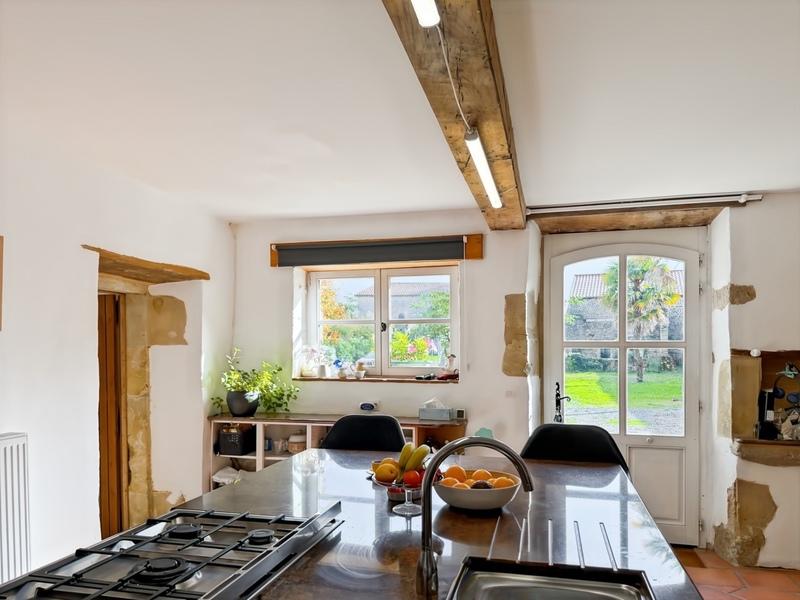 Maison - 387 m² - 8 pièces