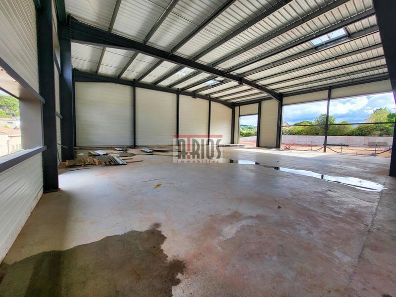 Entrepôt - 1 170 m²