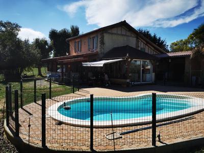 Propriété - 170 m² - 7 pièces