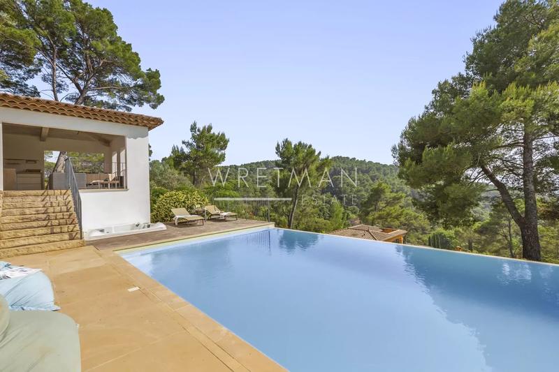 Villa - 204 m² - 6 pièces