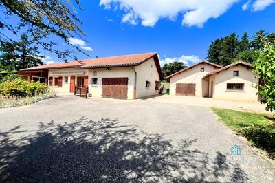 Maison traditionnelle - 148 m² - 6 pièces