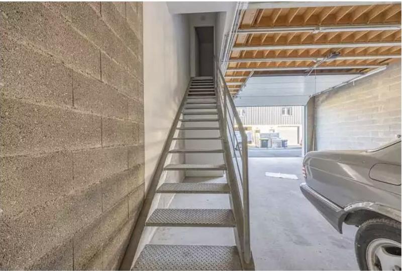 Local d'activités - 95 m²