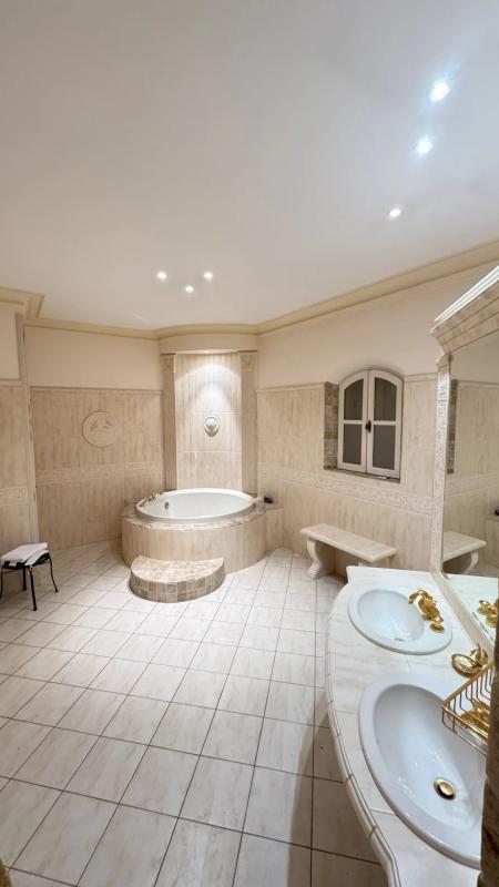 Villa - 420 m² - 11 pièces