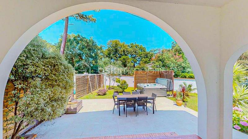 Maison - 140 m² - 7 pièces