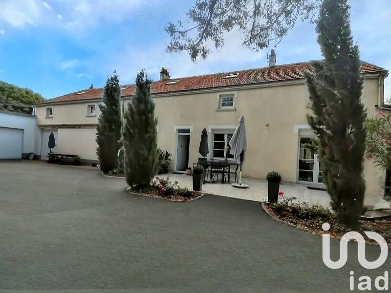 Maison - 255 m² - 8 pièces