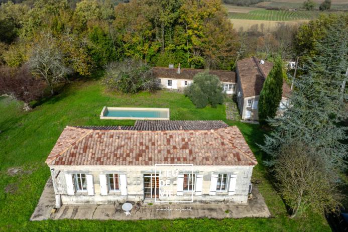 Maison ancienne - 320 m² - 10 pièces