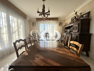 Maison - 191 m² - 7 pièces