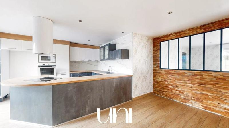 Maison - 180 m² - 6 pièces